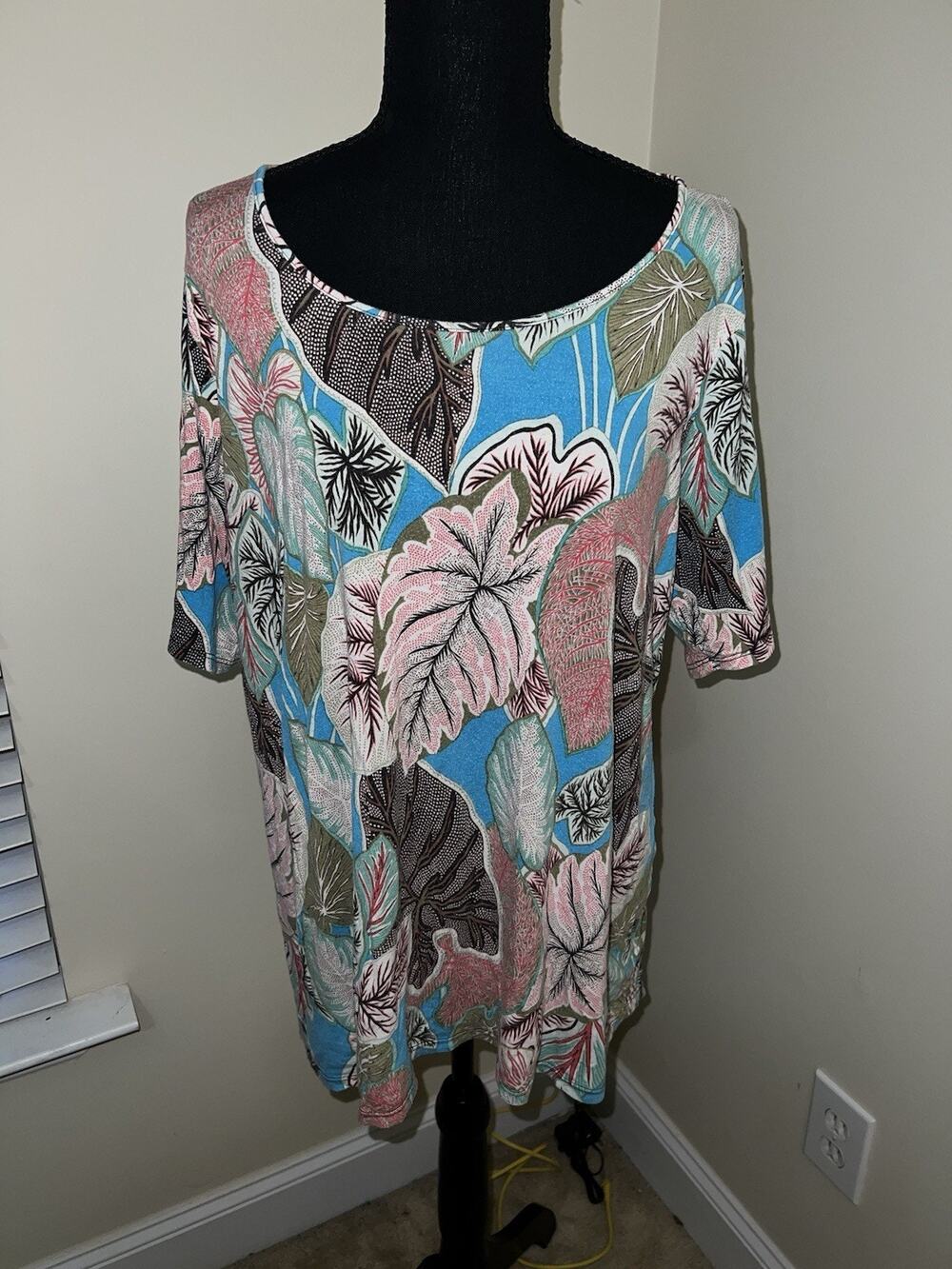 ROSE & OLIVE Sleeveless Shift Dress Size 1x Blue Leaf Print Classic Colorful